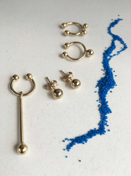 Ear cuffs artigianali Orecchini senza buco Orecchini in oro chiaro Gioielli in oro lucido Accessori moda unici Ear cuffs eleganti