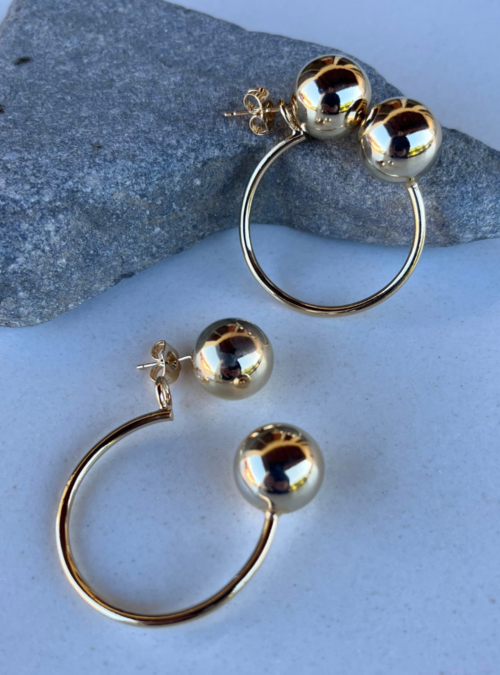 Orecchini DOUBLE BUBBLE oro con ciondoli estraibili e sfere grandi in stile piercing a contatto sul davanti per un orecchino strong e particolare con effetto ad anella
